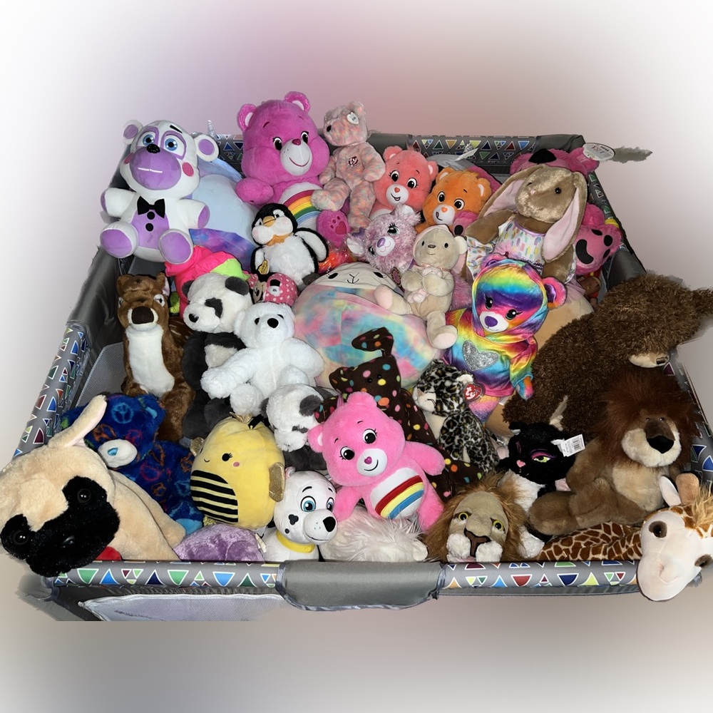 Huge Lot of Plush Stuffed Animals (variety of brands)